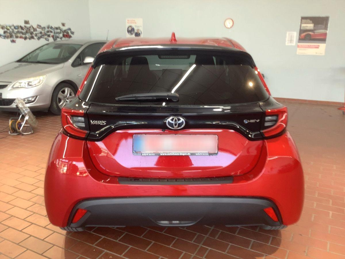 Toyota Yaris Hybrid Team D 1.5 116PS CVT*LED*KAM*SHZ