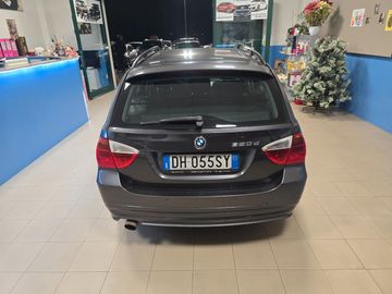 BMW 320 - 12