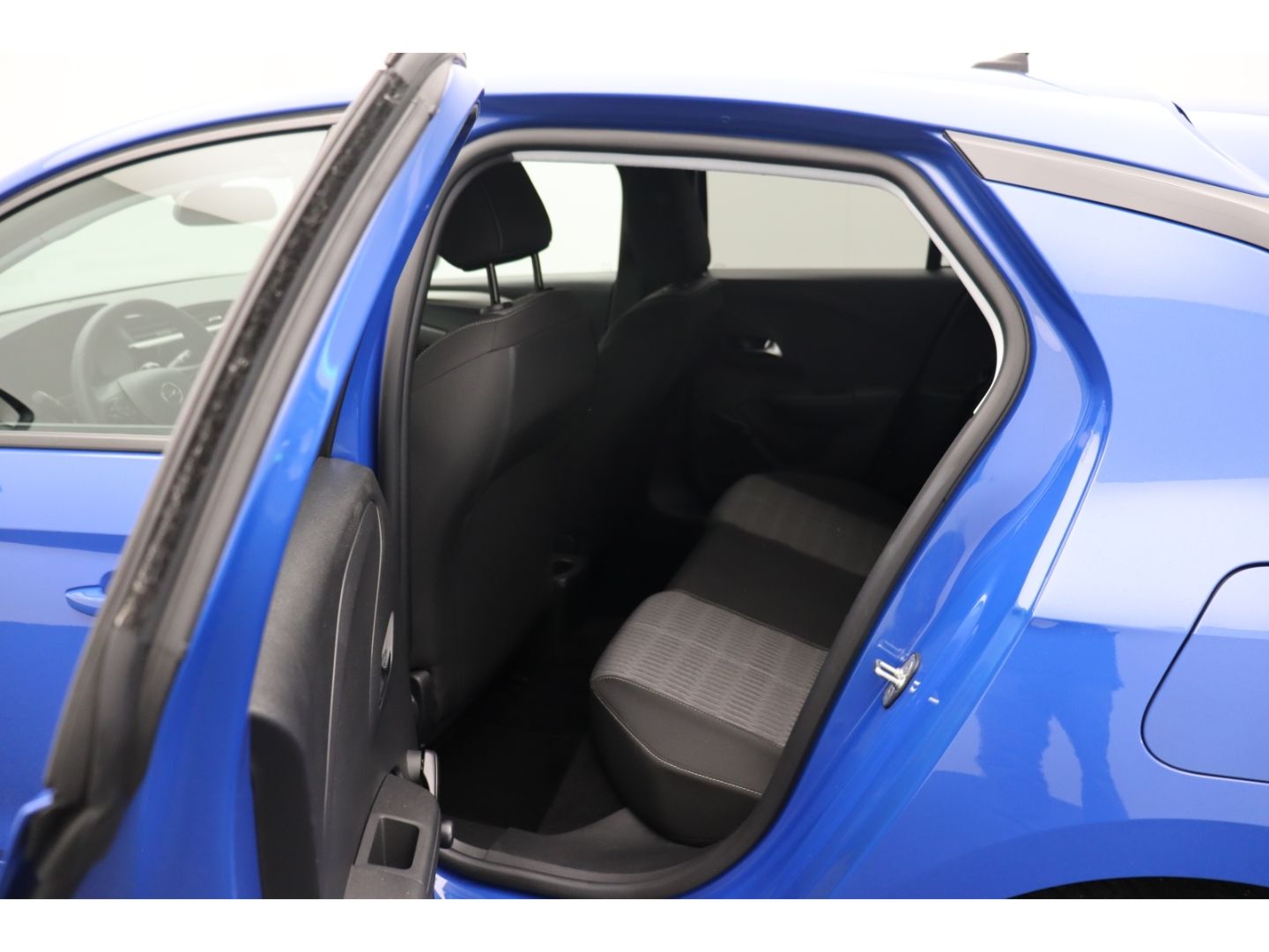 Fahrzeugabbildung Opel Corsa-e F Edition SHZ Einparkhilfe Alufelgen