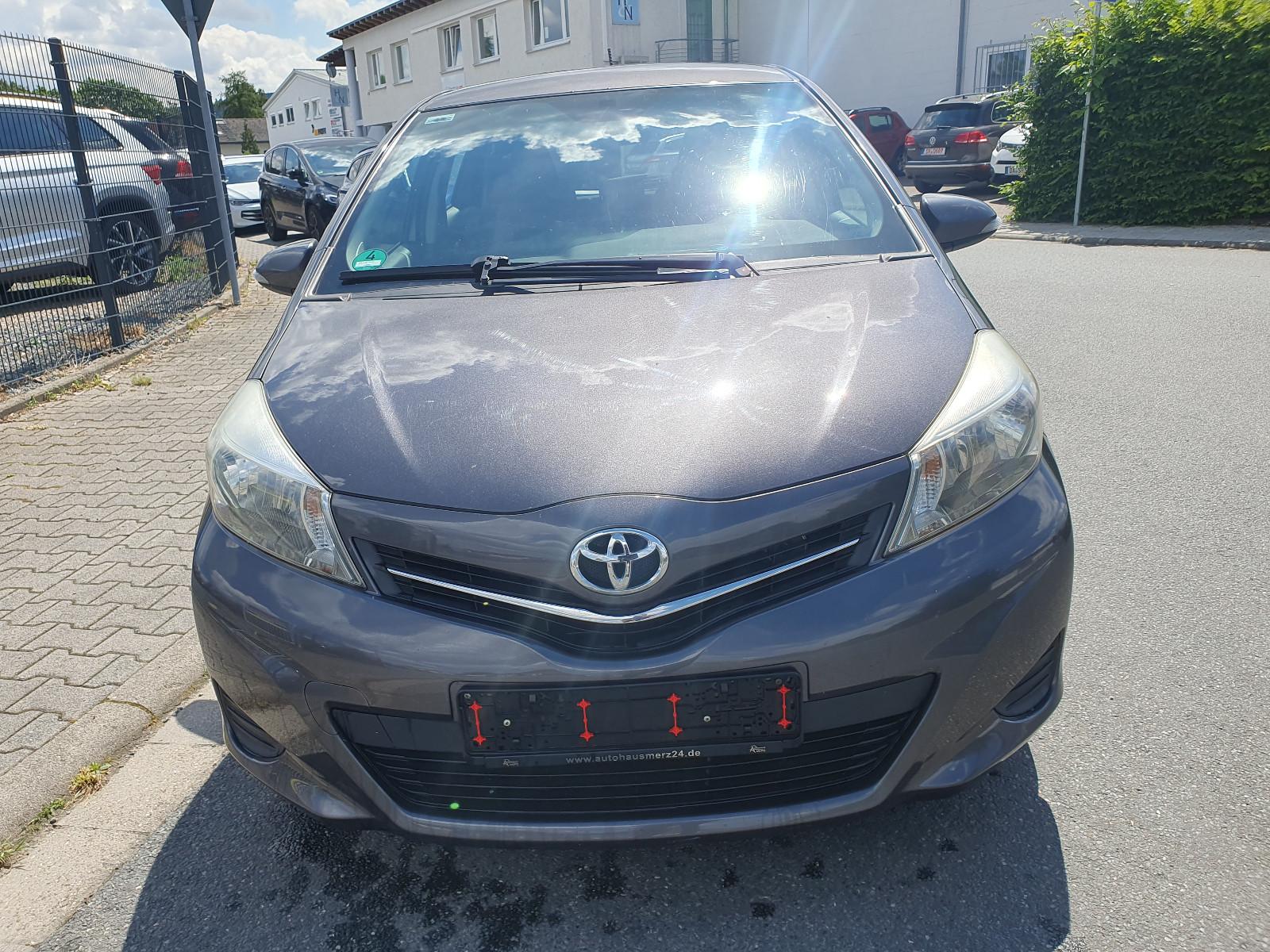 Toyota Yaris Life