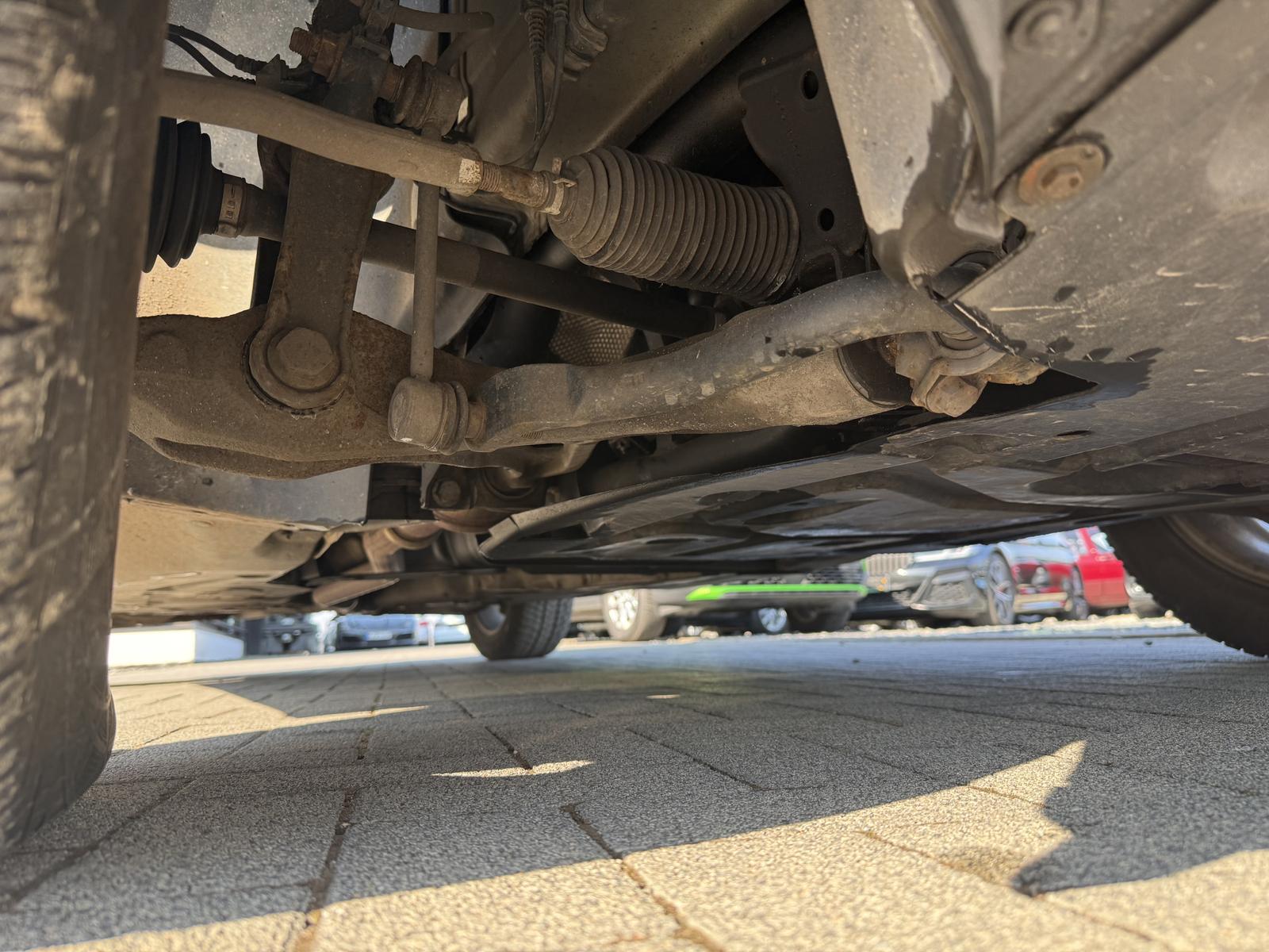 Mercedes-Benz ML300 2011 — photo 19