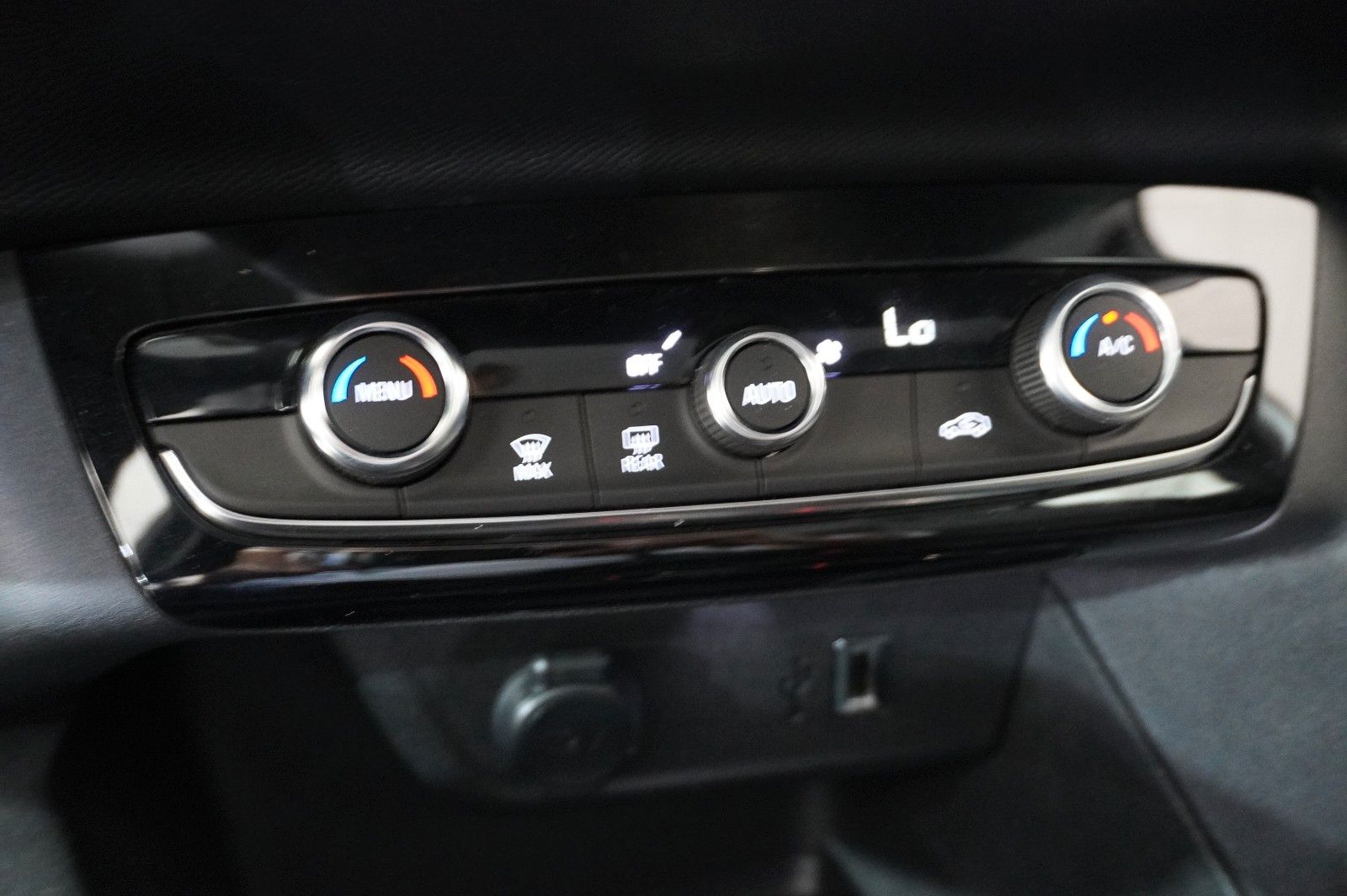 Fahrzeugabbildung Opel Corsa-e F ELEGANCE 1-PHASIG NAVI/LED/KAMERA/DAB+