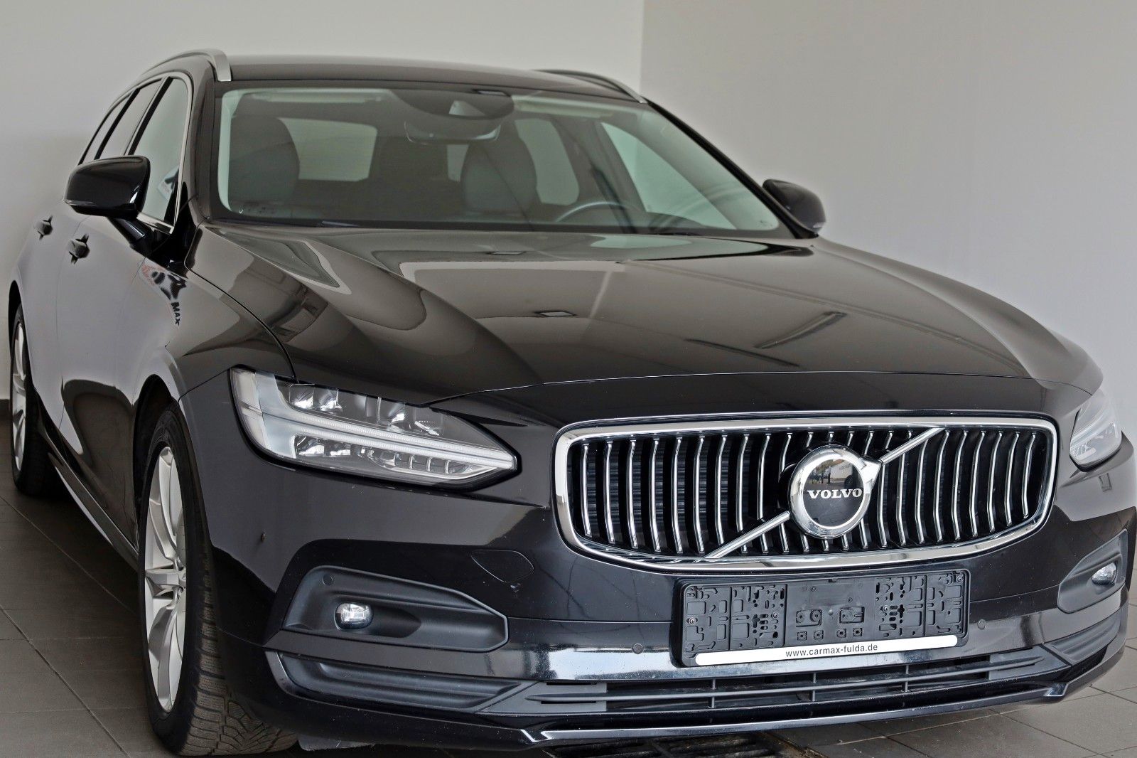 Fahrzeugabbildung Volvo V90 B4 Momentum Pro, Xenium-Pak, Leder, H&K, ACC