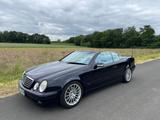 Mercedes-Benz CLK 200 KOMPRESSOR AVANTGARDE - gebrauchte Mercedes-Benz CLK 200 aus dem Jahr 2001
