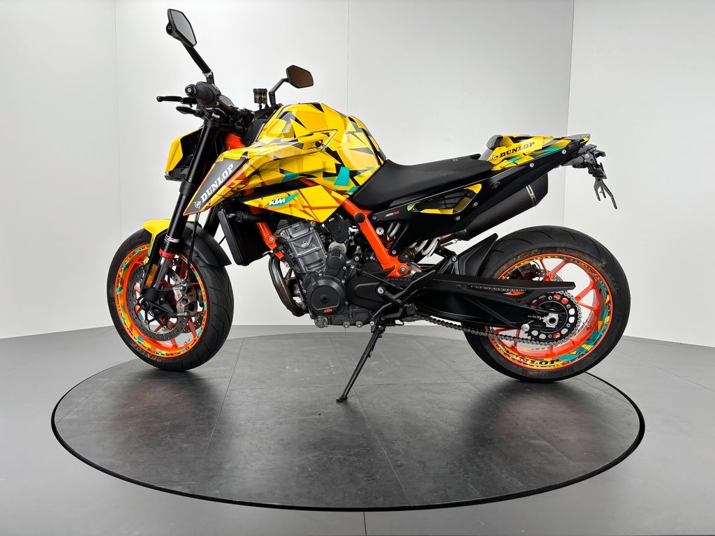 Fahrzeugabbildung KTM 890 DUKE R *DUNLOP-EDITION *SC-PROJECT