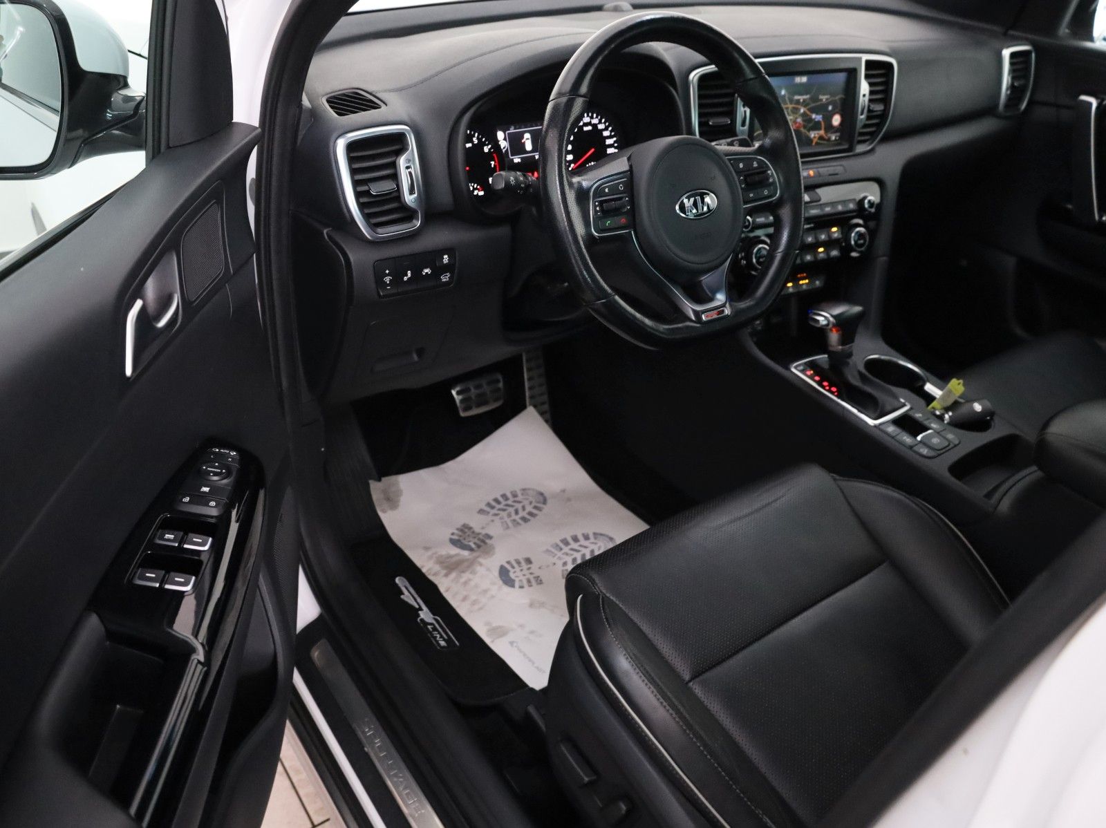 Fahrzeugabbildung Kia Sportage GT-Line 4WD Leder,Navi,Panorama,SR+WR