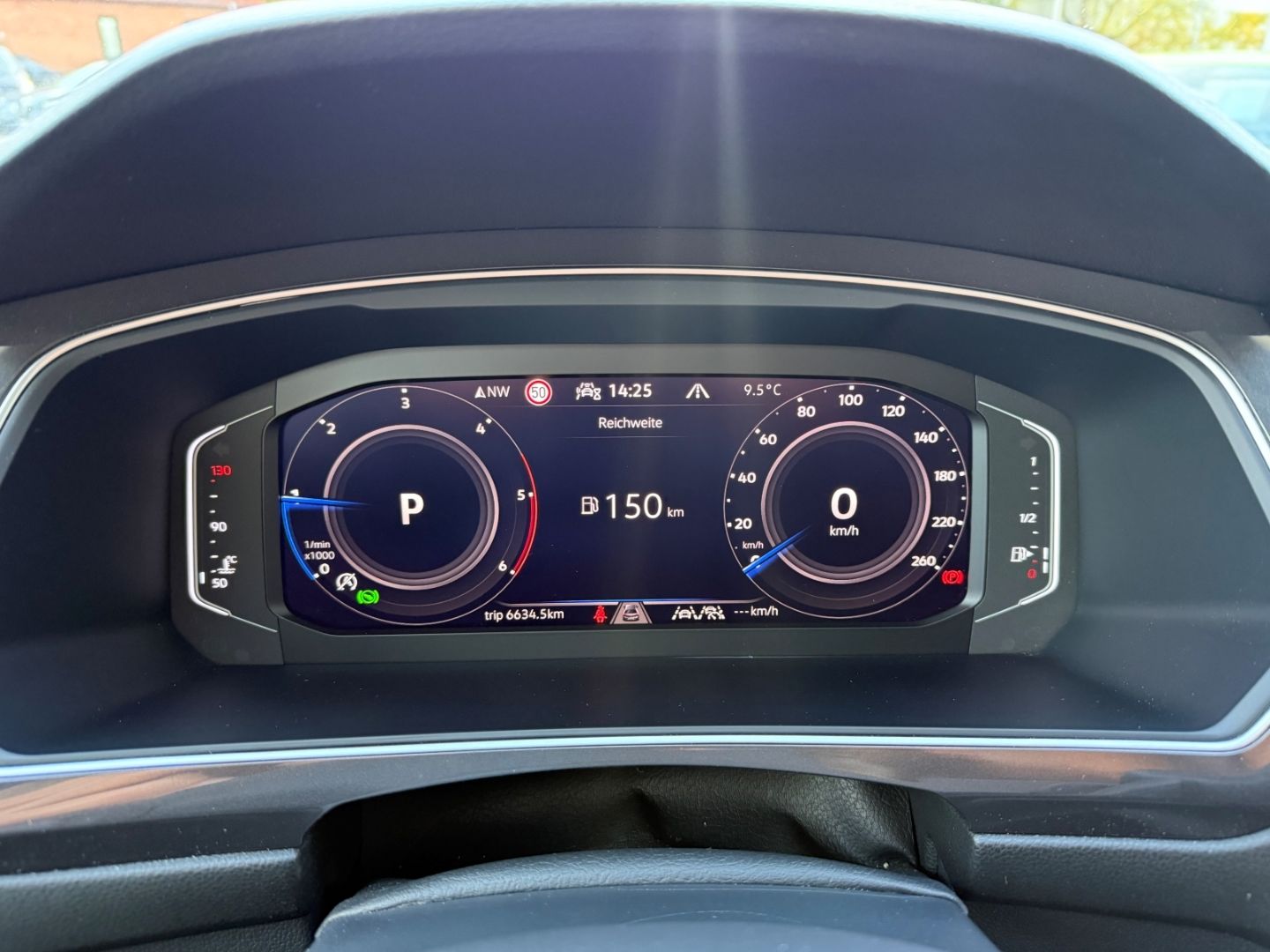 VW Tiguan Allspace 4Motion 2.0 TDI AHK-klappbar Nav - Image 15