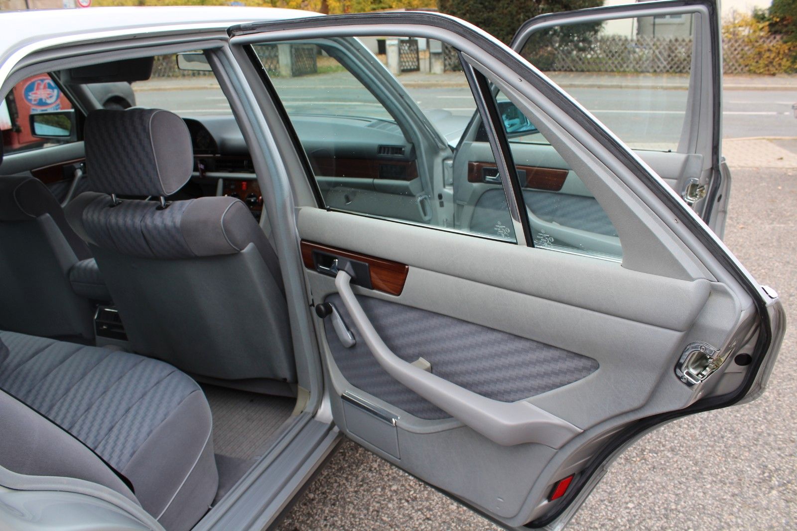 380 SE V8-Zylinder Limousine erste Sahne !!