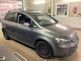 Volkswagen Golf Plus 1.6 United schlechter Zustand - Volkswagen Golf Plus aus 2008: United