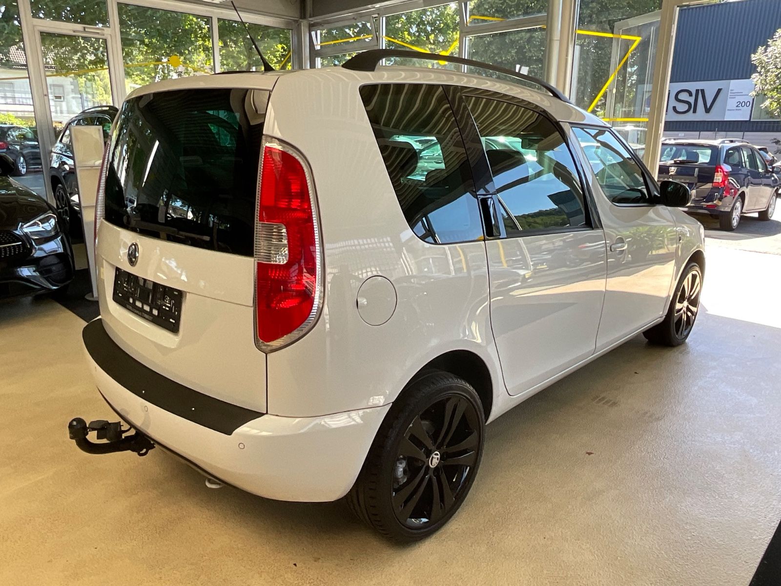Fahrzeugabbildung SKODA Roomster Noire
