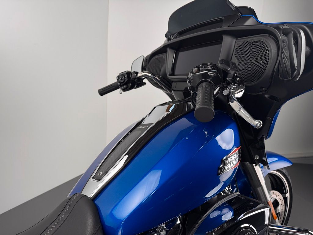 Fahrzeugabbildung Harley-Davidson STREET GLIDE *NEUWERTIG *5HD