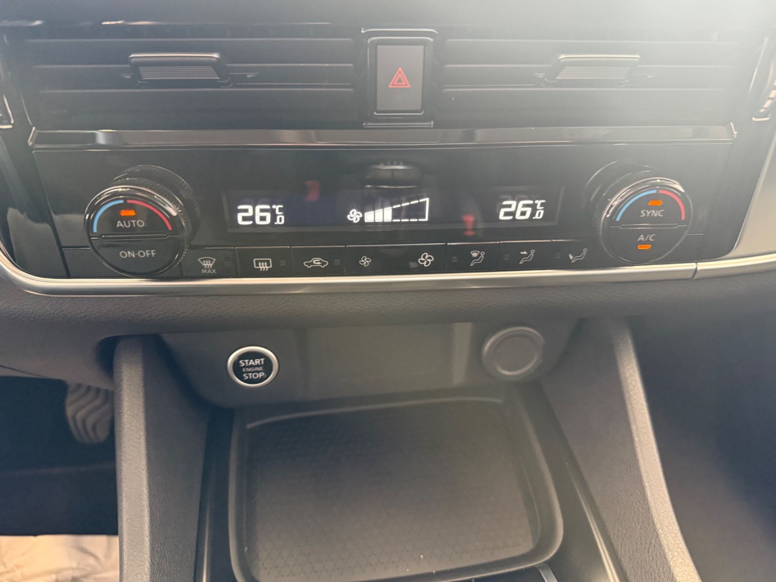 Fahrzeugabbildung Nissan Qashqai Acenta, Rückfahrkamera., Apple Car Play