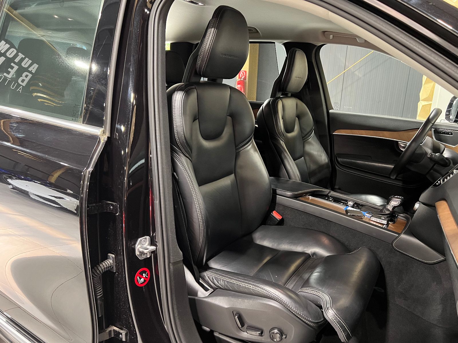 Fahrzeugabbildung Volvo XC90 Inscription AWD/7-SITZE/KAMERA/LEDER/LED