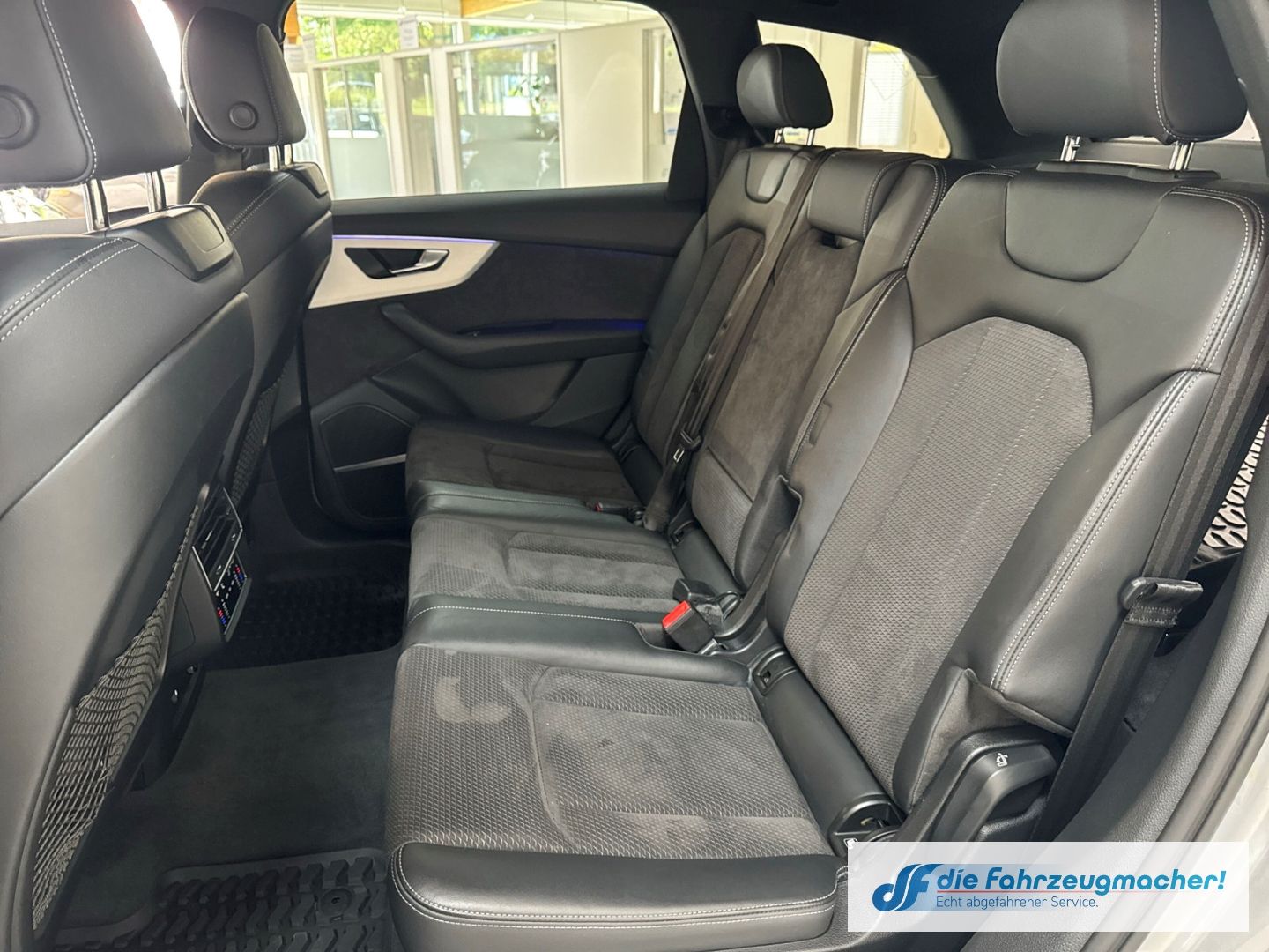Fahrzeugabbildung Audi Q7 45 TDI quattro S-line Sportpaket LuftfeNiveau