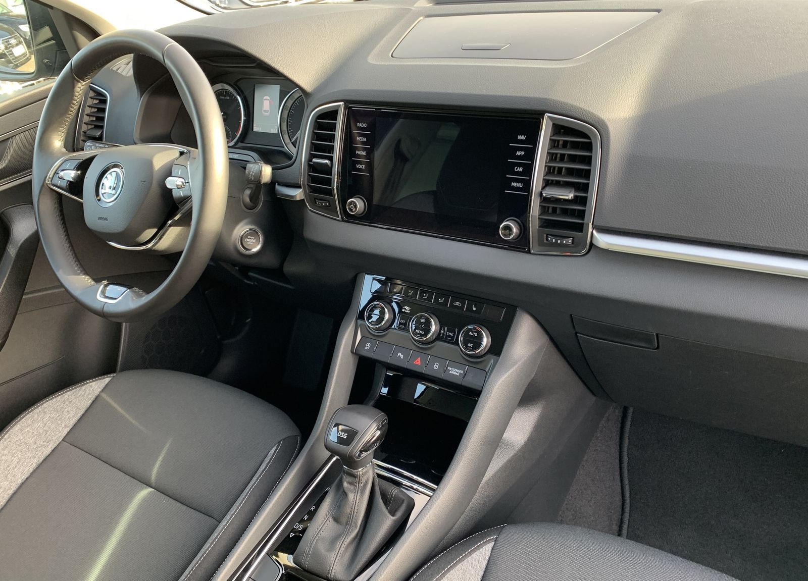 Fahrzeugabbildung SKODA Karoq 1.5 TSI*Drive125*Skoda Anschlussgarantie*