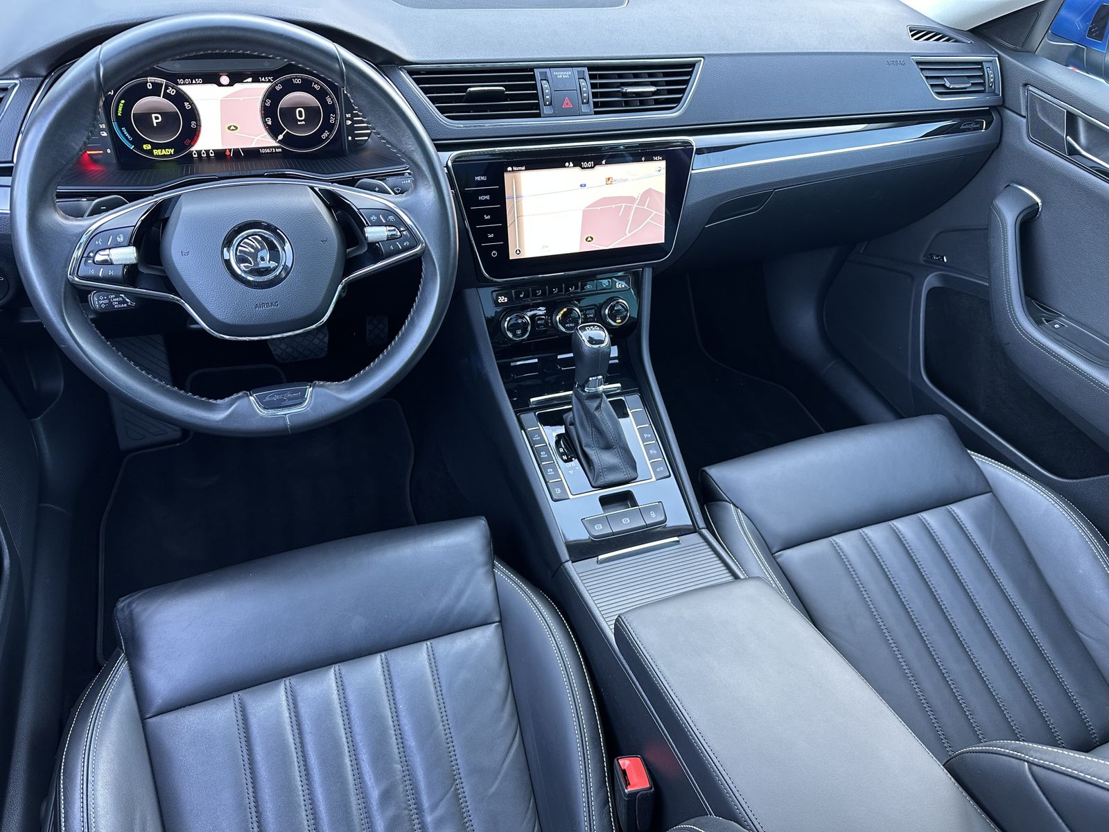 Fahrzeugabbildung SKODA Superb Combi 1.4 TSI iV DSG L&K NAV+LED+AHK+PANO