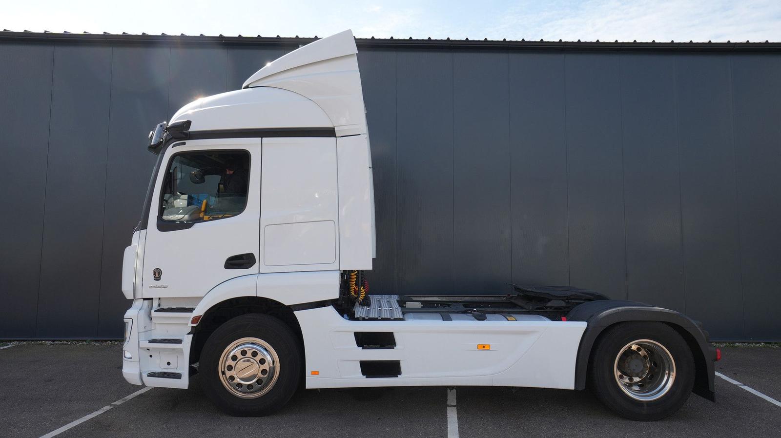 Mercedes-Benz Actros 1936 tractor unit 460.300km MIRRORCAM