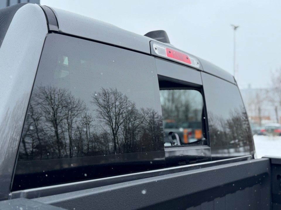 Fahrzeugabbildung Dodge RAM1500 CrewCab Laramie 5.7 HEMI 4x4 Panorama