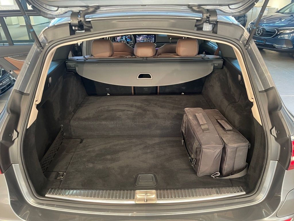 Fahrzeugabbildung Mercedes-Benz E 300 deT 4M AMG Totwi. AHK HUD Sitzklima Burm.