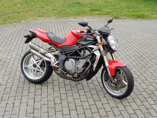 MV Agusta Brutale 750 im Top-Zustand, Reifen neu!!