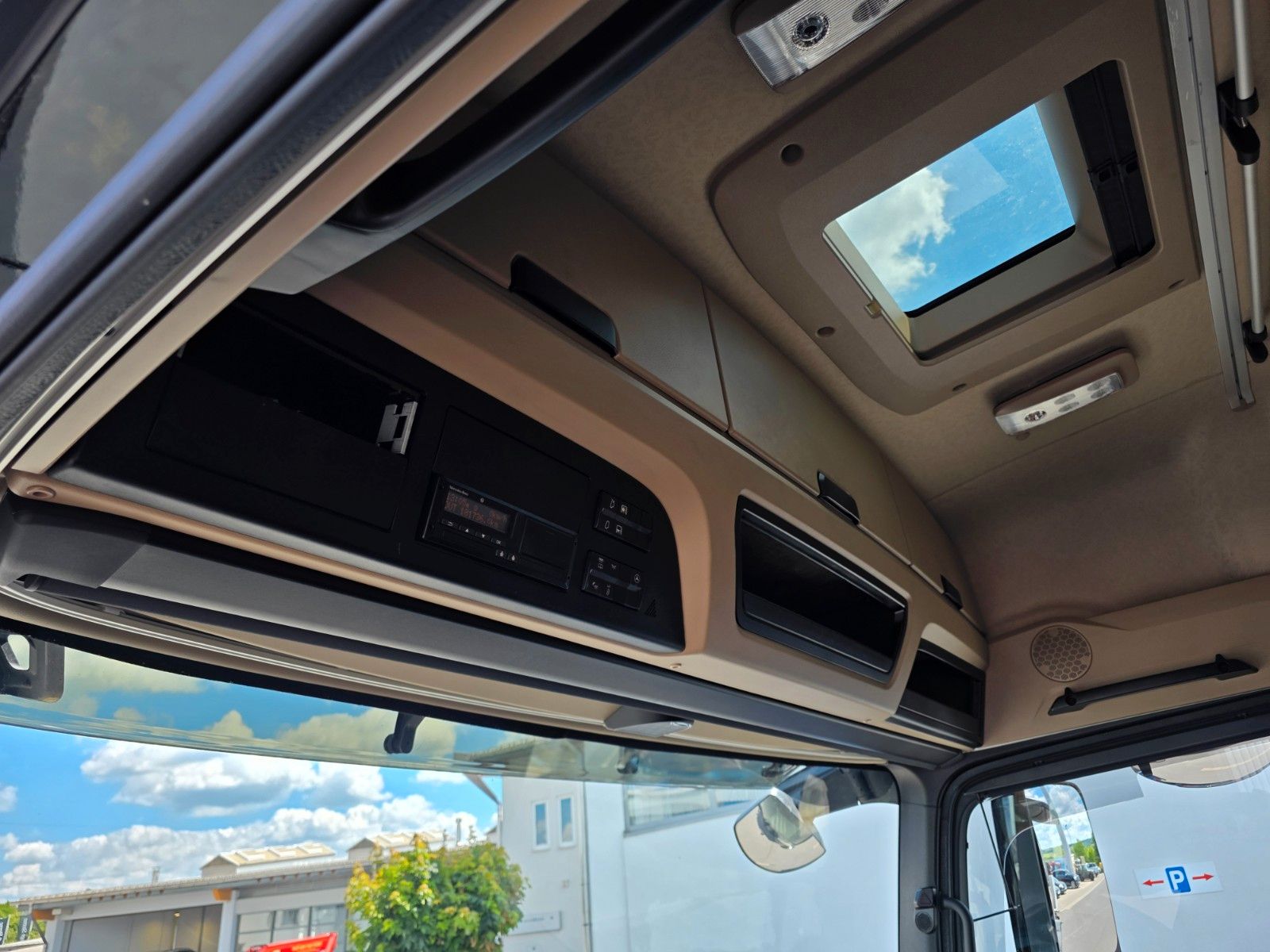 Fahrzeugabbildung Mercedes-Benz Actros 2552 L BDF Vantec hydr. liftbarer Rahmen