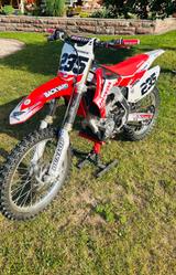 Honda CRF 250 R - RALLYE VON 126 BIS 250 CCM