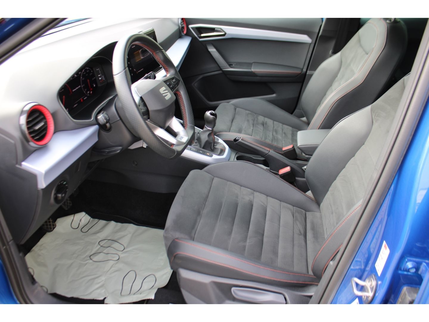 Fahrzeugabbildung SEAT Arona FR 1.0 TSI LED GRA RFK TWA Navi Full Link