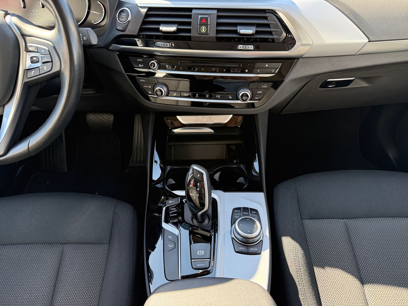 Fahrzeugabbildung BMW X3 xDrive20i Aut. 1.HAND PANO
