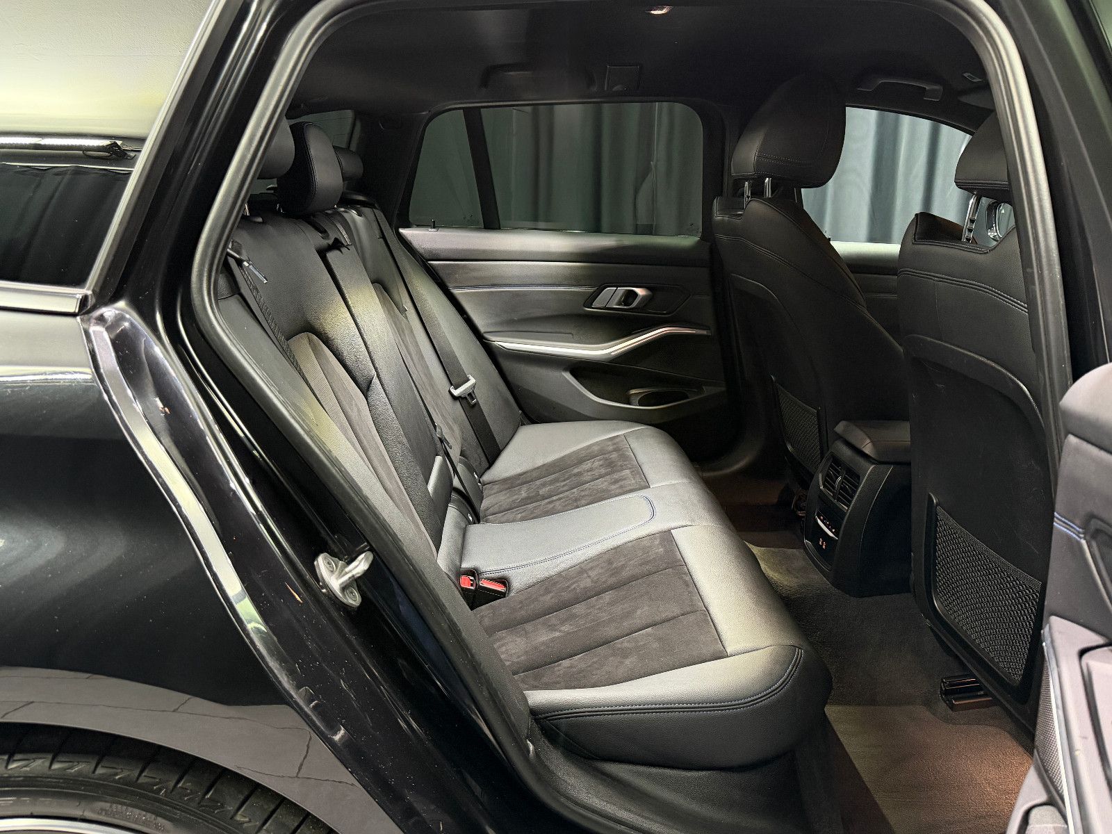 Fahrzeugabbildung BMW M340 i xDrive Touring |FACELIFT|HIFI|AHK|