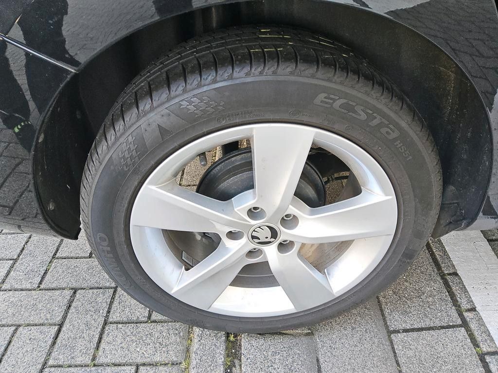 Fahrzeugabbildung SKODA Fabia Combi ALU16`PDC NEBEL APP-CONNECT 1.H