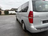 Hyundai H-1 - graue Hyundai H-1