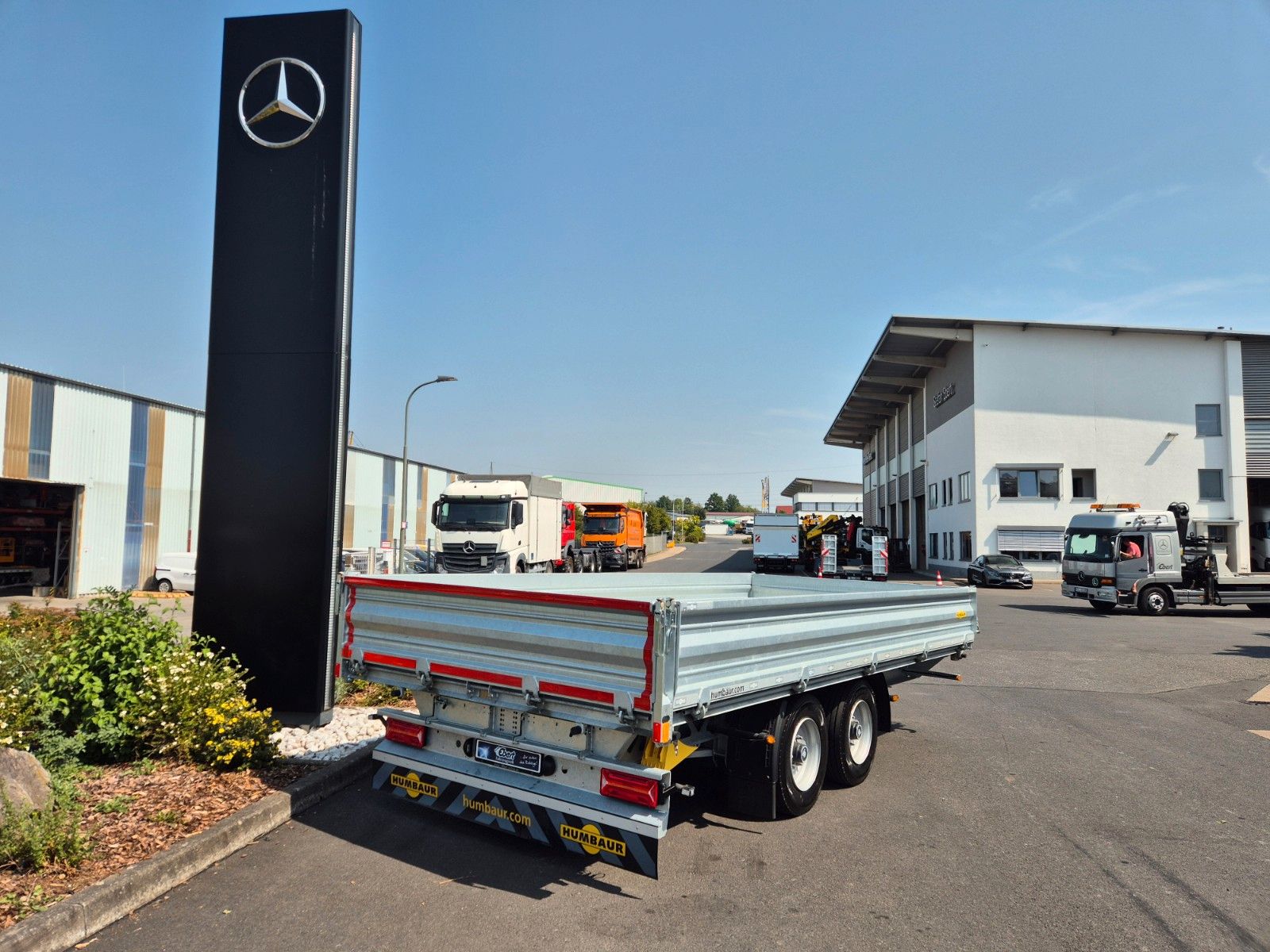 Fahrzeugabbildung Humbaur HTK 115524 Dreiseitenkipper vollverzinkt