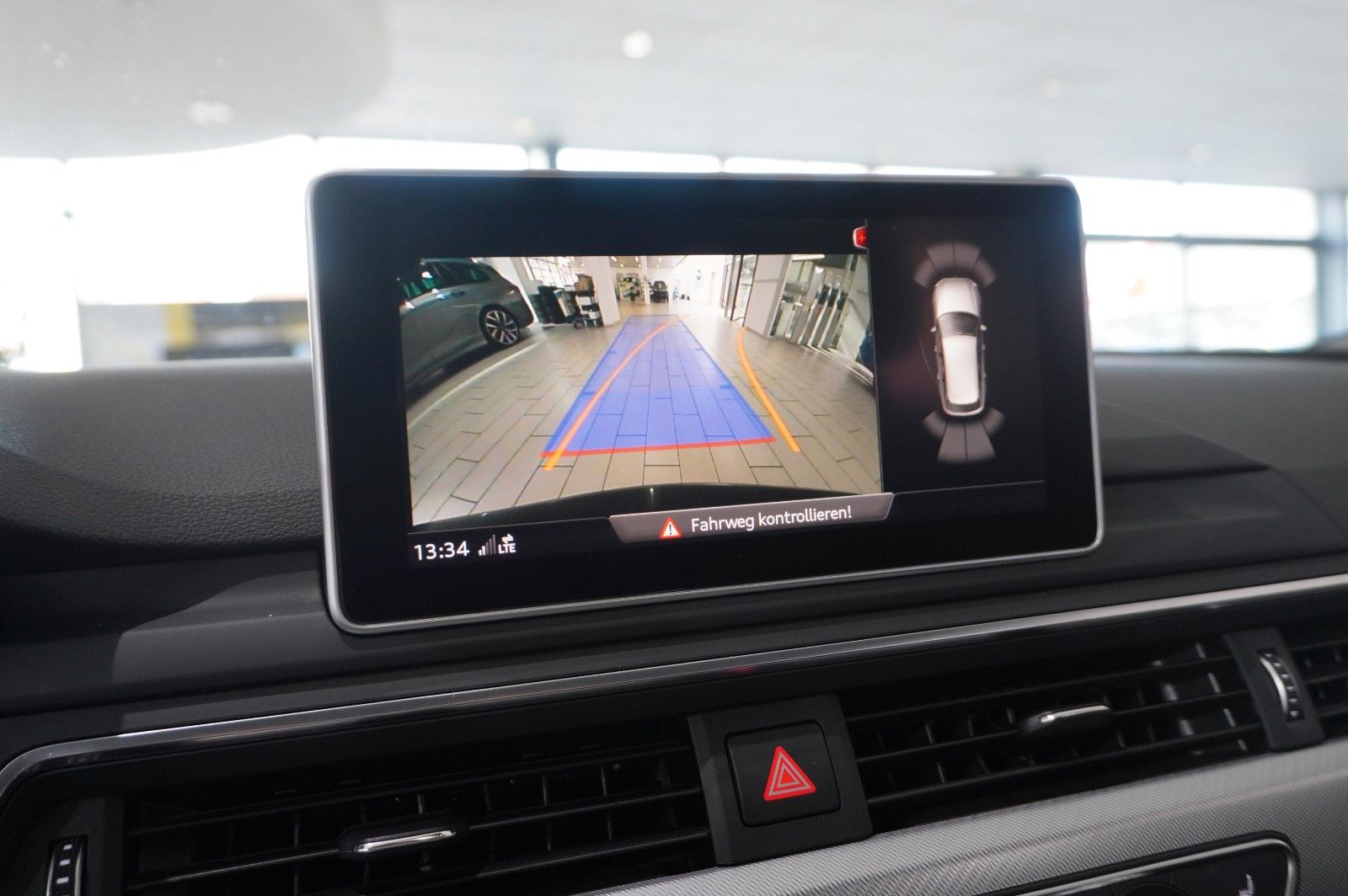 Fahrzeugabbildung Audi A4 Avant 35 TDI S-LINE SPORT NAVI/LED/KAMERA/DAB