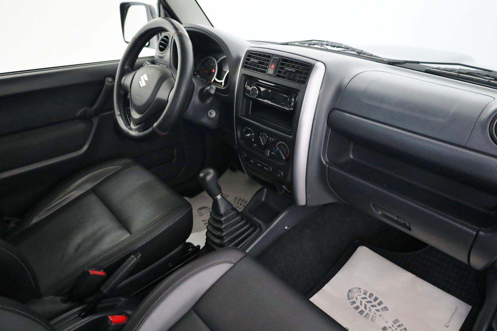 Fahrzeugabbildung Suzuki Jimny Ranger Style 4 Sitzer,AHK,Allwetter Reifen
