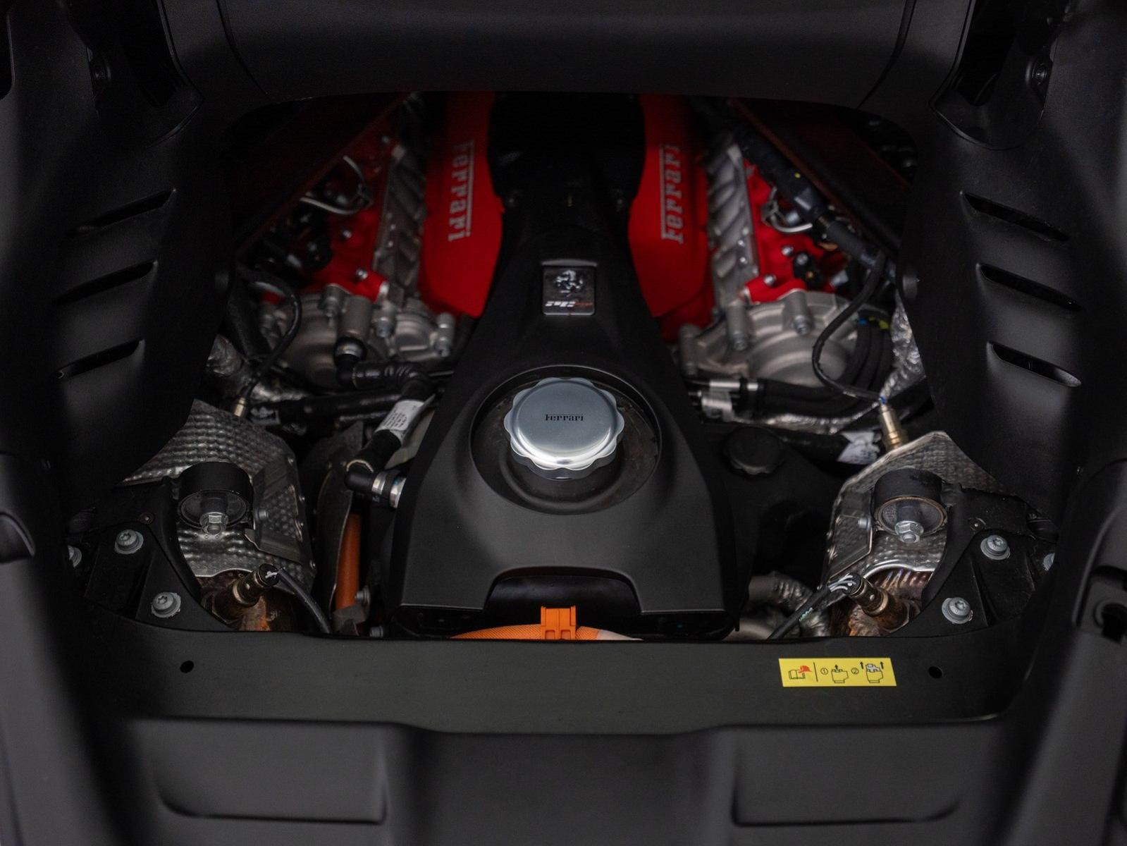 Ferrari SF90 Spider