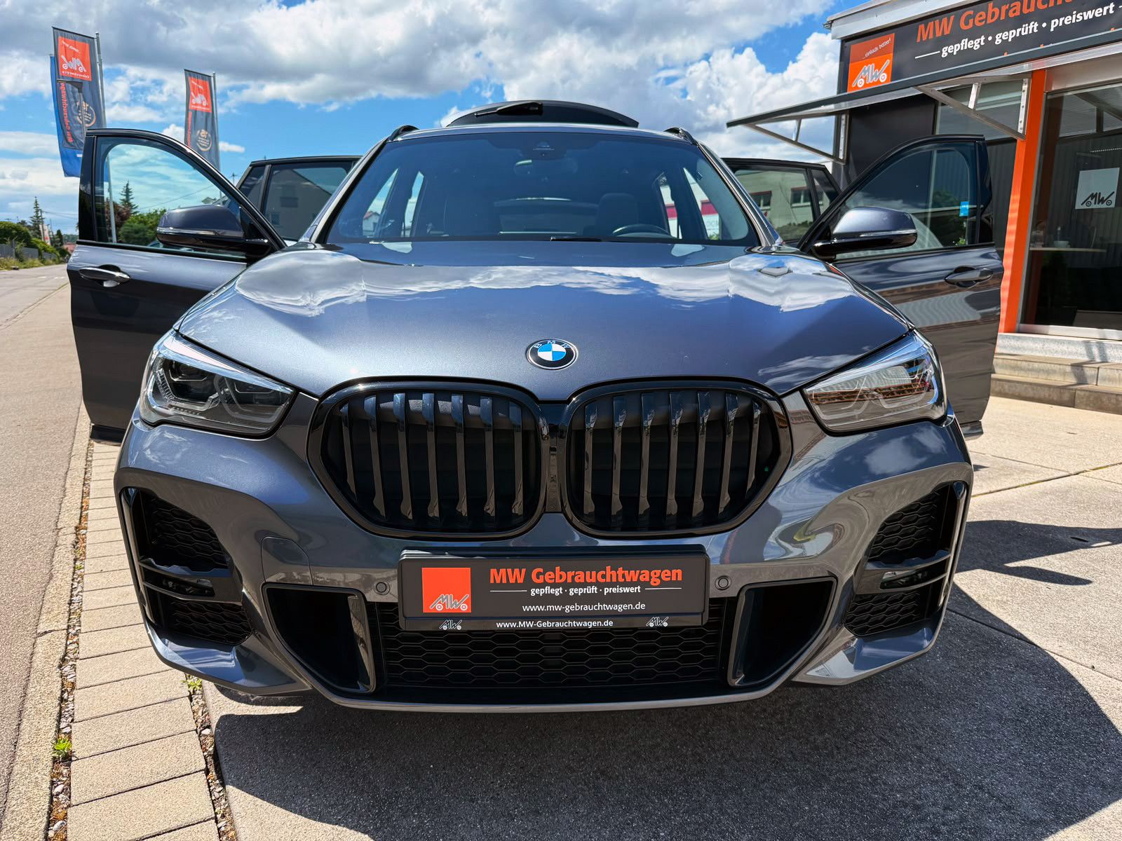 Fahrzeugabbildung BMW X1 xDrive 25d MSport Steptr. ACC KAM AHK HUD H&K