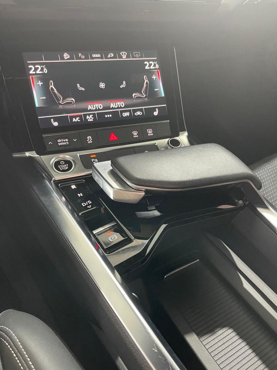 Fahrzeugabbildung Audi e-tron 55 Quattro*Audi-Anschlussgarantie*S-line*