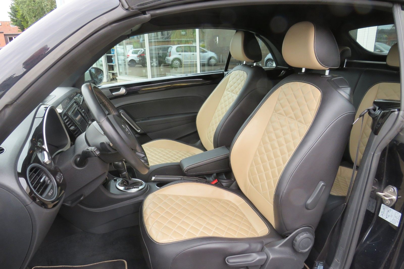 Fahrzeugabbildung Volkswagen Beetle Cabriolet EXCLUSIVE SPORT DSG XENON LEDER