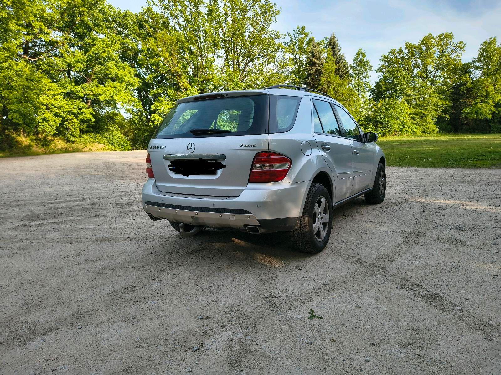 Mercedes-Benz ML280 2007 — rear view