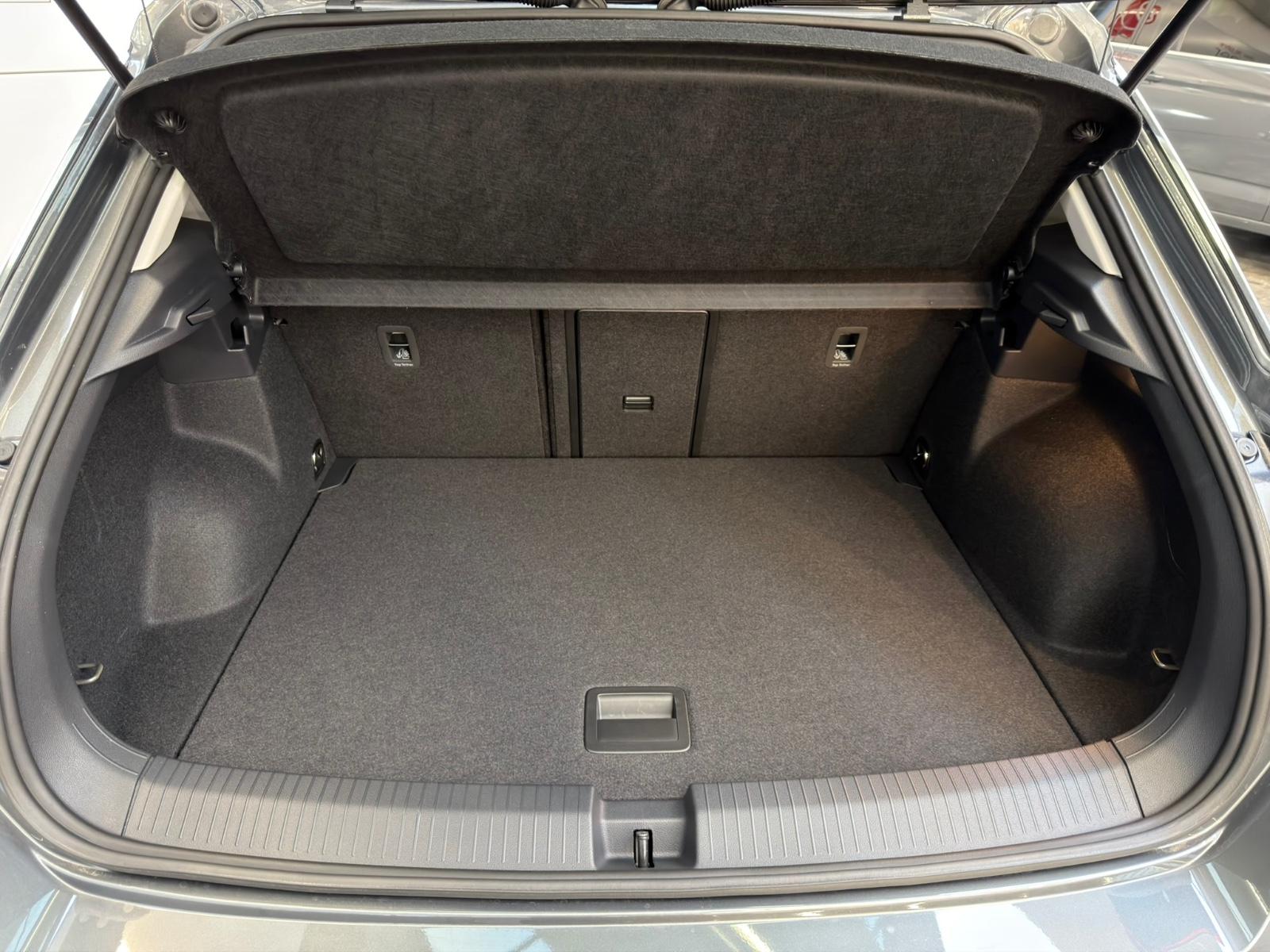 Volkswagen T-Roc 1.5TSI Limited#DSG#SHZ#AHK#ACC#LED#Keyless
