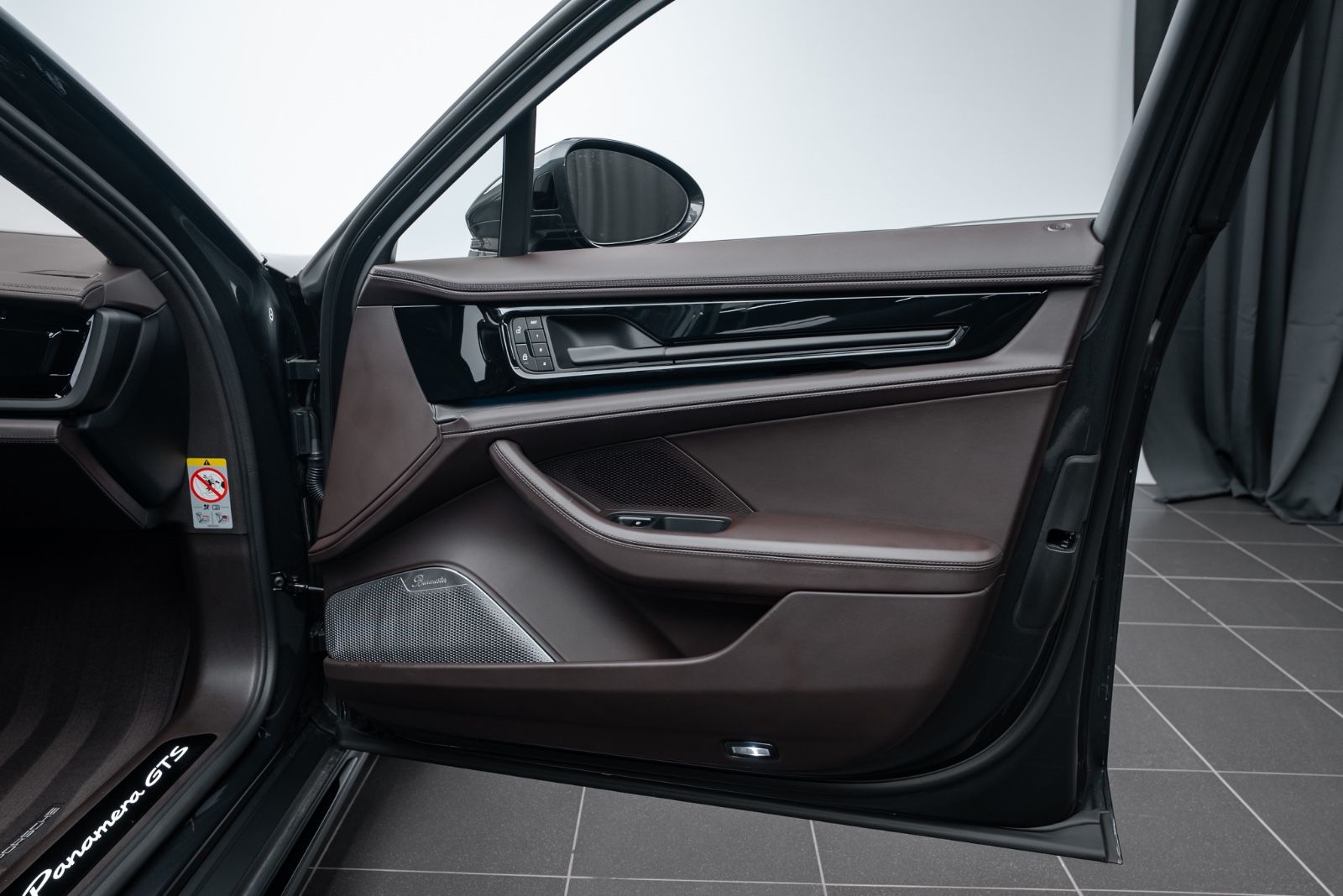 Fahrzeugabbildung Porsche Panamera GTS BURMESTER/PANO/PDLS+/STANDHEIZUNG