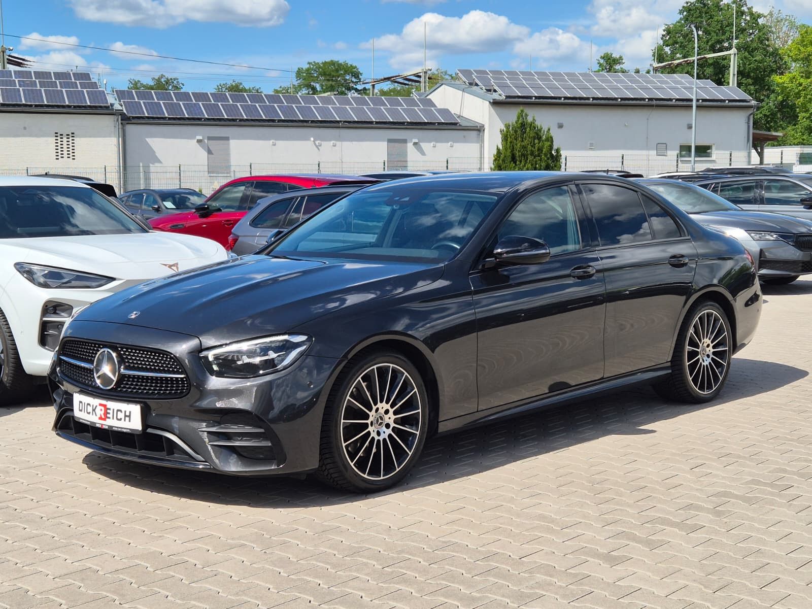 Fahrzeugabbildung Mercedes-Benz E 200 AMG NIGHT*LED*MEMORY*MBUX*KAMERA*19"