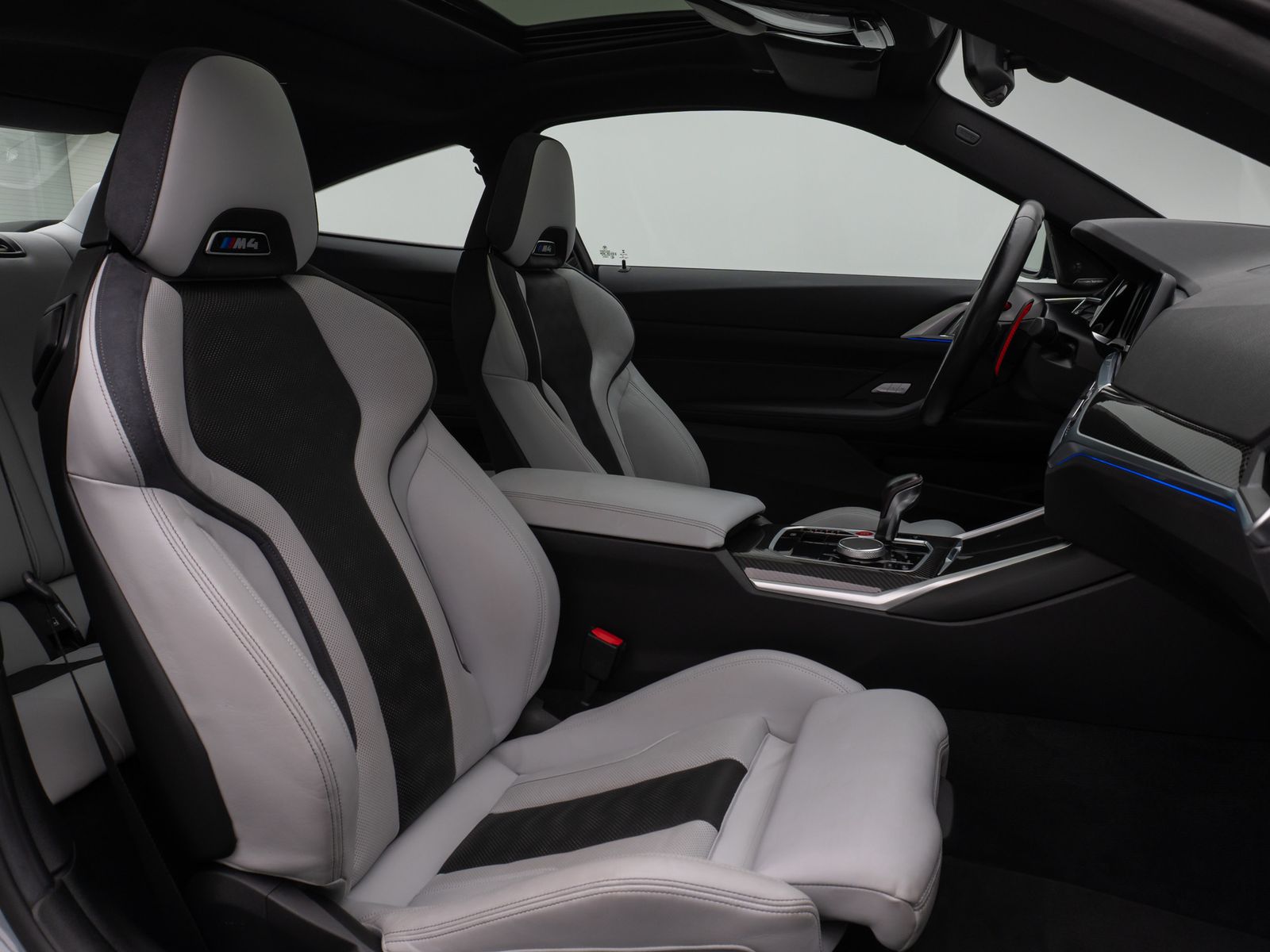 Fahrzeugabbildung BMW M4 xD Coupé Competition Kamera Glasdach HUD H/K