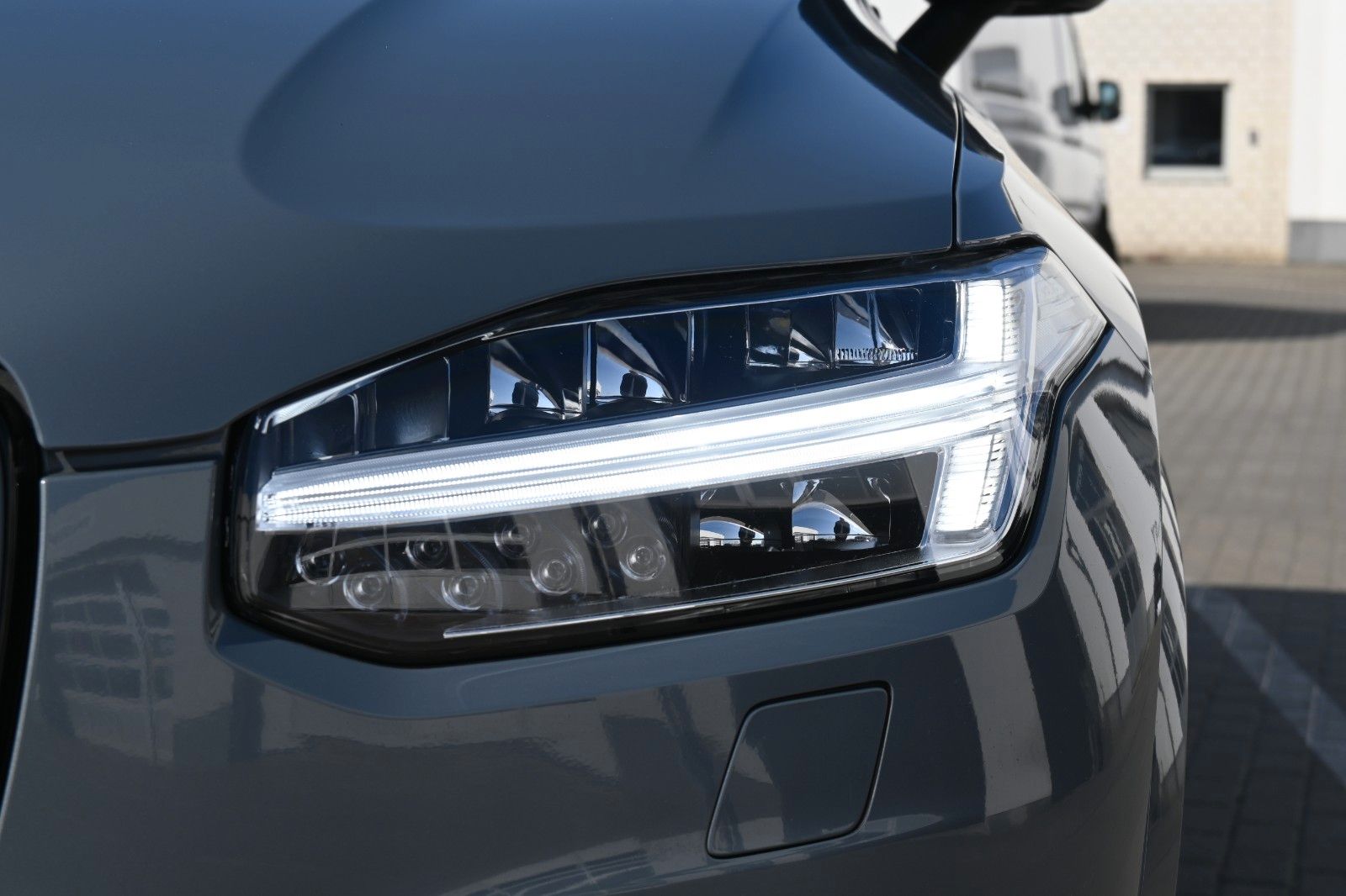 Fahrzeugabbildung Volvo XC90 R Design RC T8 Plug-In Hyb.AWD*LUFT*AHK*LED