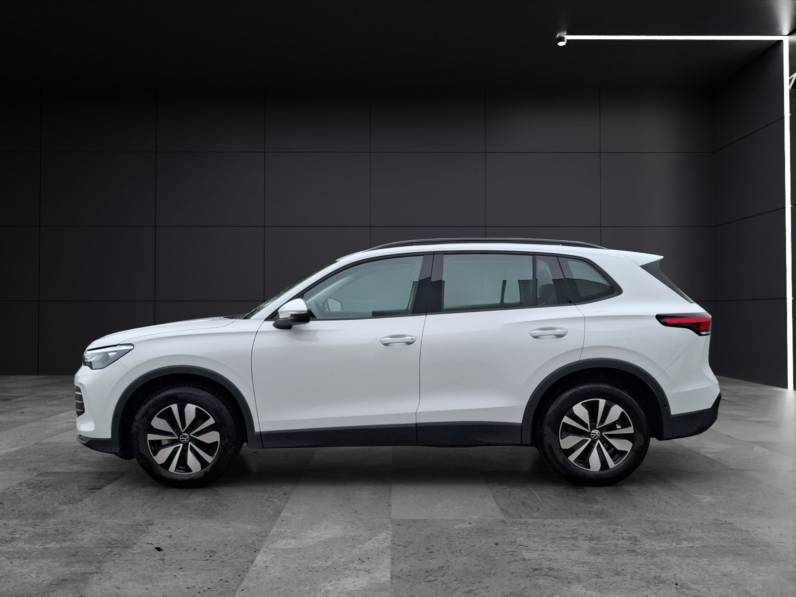 Fahrzeugabbildung Volkswagen Tiguan eTSI Life DSG LED Navi ACC RFK AHK SH