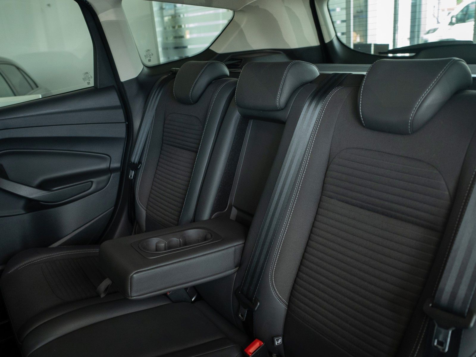 Fahrzeugabbildung Ford Kuga Titanium AUTOM./ALLRAD/NEUER MOTOR MIT 0 KM