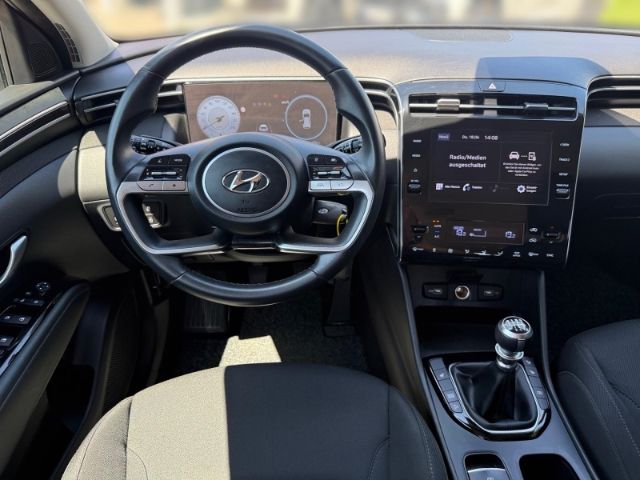 Fahrzeugabbildung Hyundai Tucson Select 2WD +KLIMA+PDC+NAVI+SHZ+RFK+UVM+