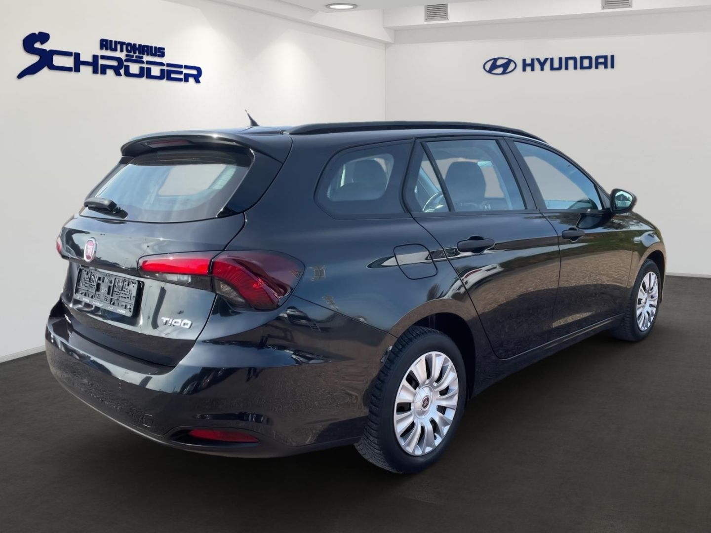 Fahrzeugabbildung Fiat Tipo 1.4 Kombi More Klima Parksensoren Tempomat