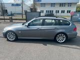 BMW 325d E91 Touring mit CarPlay - BMW 325 aus 2009 mit Diesel-Antrieb: Kombi