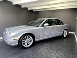 Jaguar XJ 3.0 AUTOMATIK, NAVIGATION, XENON, PARKTRONIK